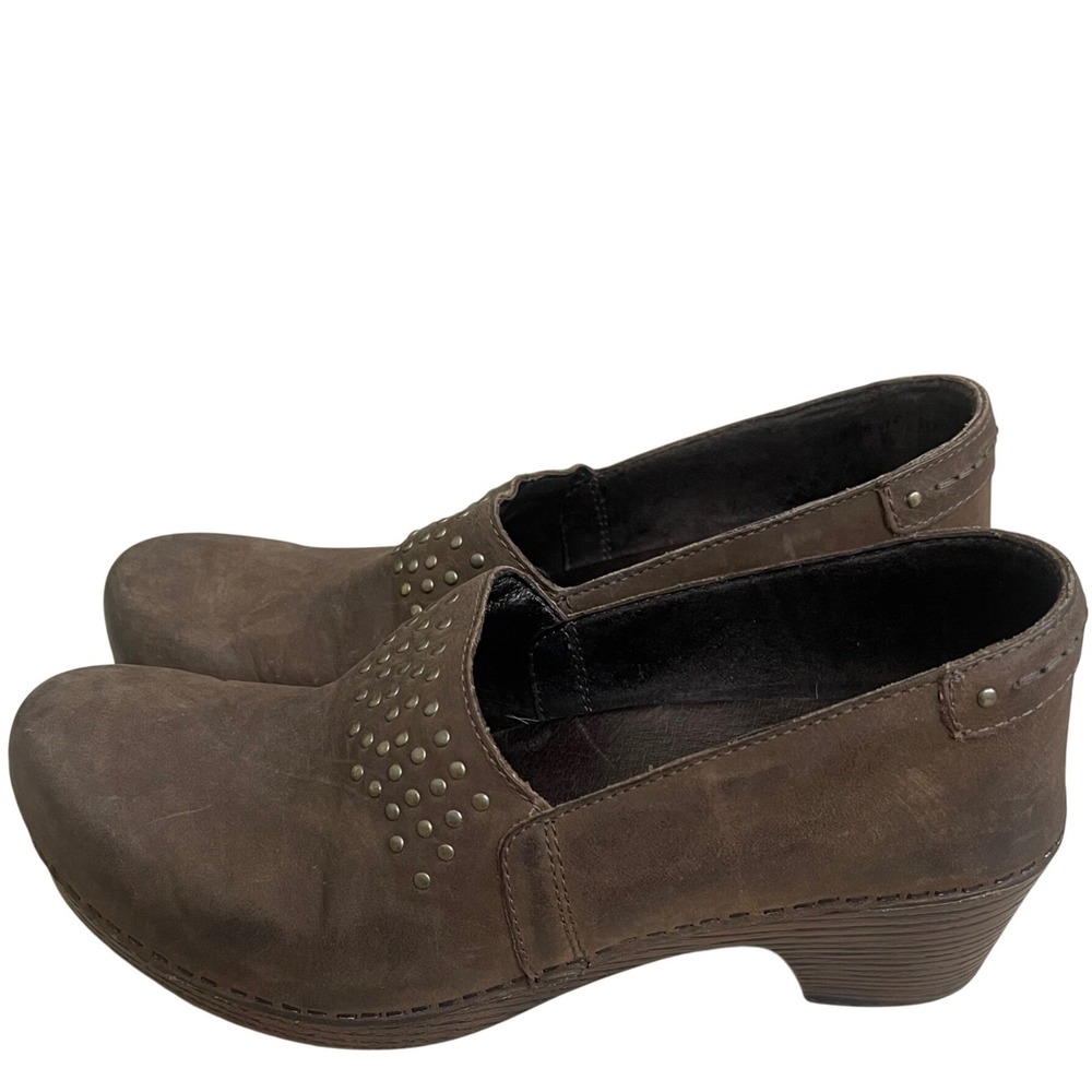 Dansko Brown Leather Studded Clogs Mules Womens 39 Wood Grain sz 8.5/9 Slip On